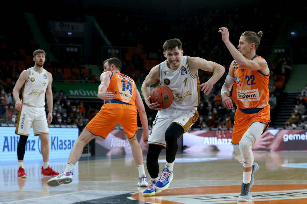 时陷入被动 时陷入被动