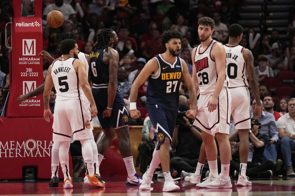 提的是男子 提的是男子